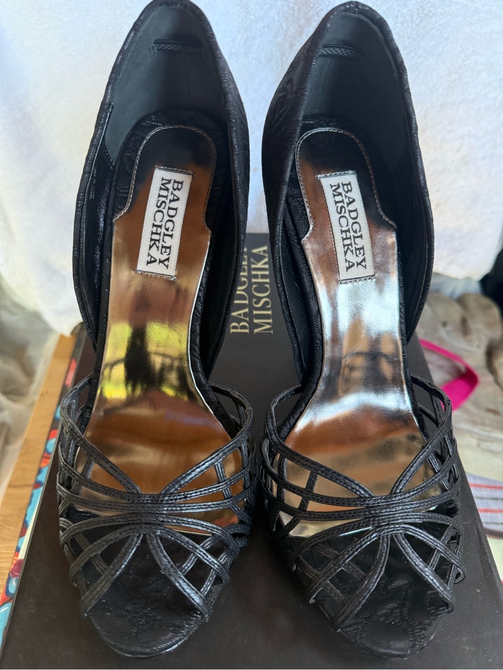 Badgley Mischka Women’s Black Strappy Peep-Toe Heels embossed wedding W 7 BNIB